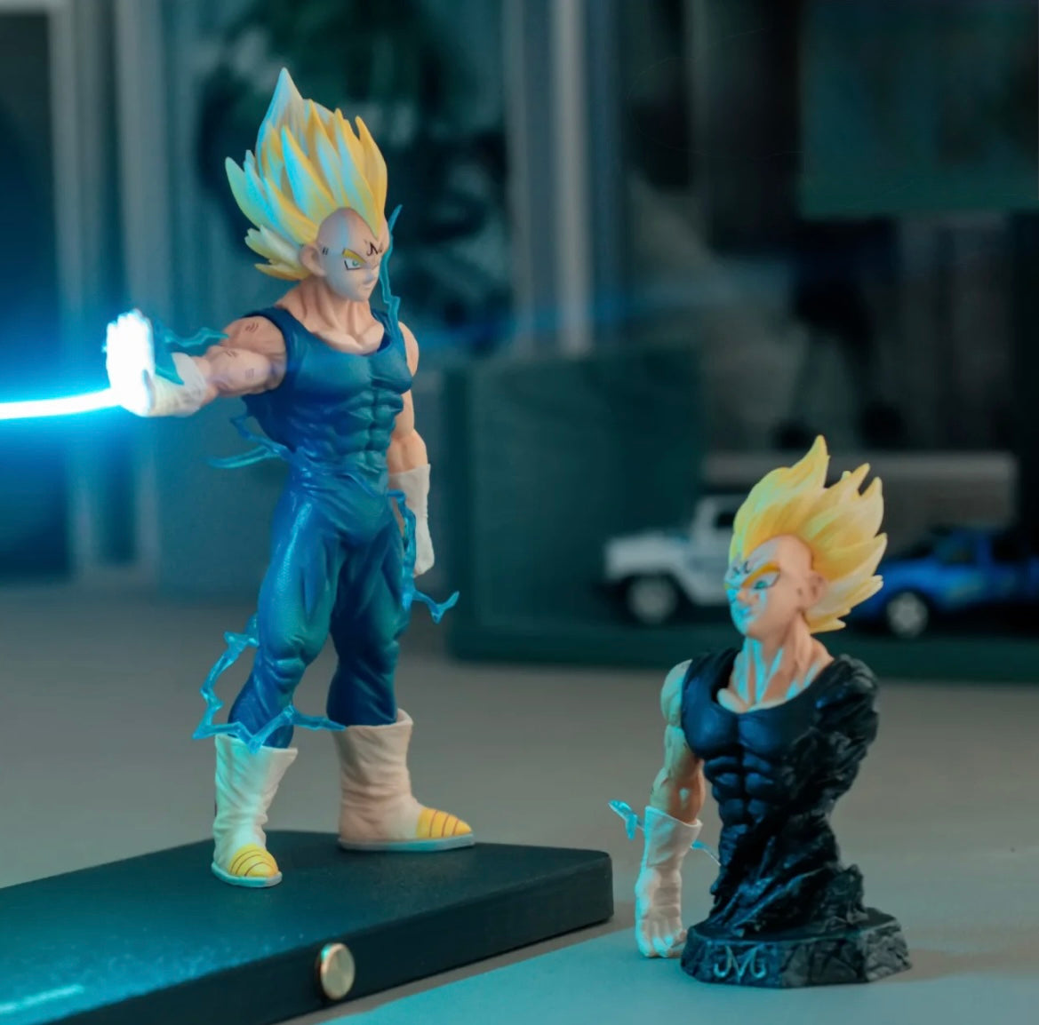 Dragon Ball Z Magnetic Night Light – Creative Goku & Vegeta Energy Beam Lamp for Desk or Room Decor